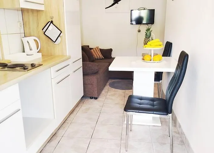 Ruza Zaton (Sibenik-Knin)